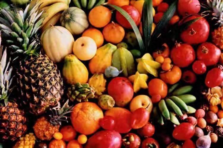 桃子是胰岛素“负担”？医生建议：糖尿病患者，4种水果尽量少吃