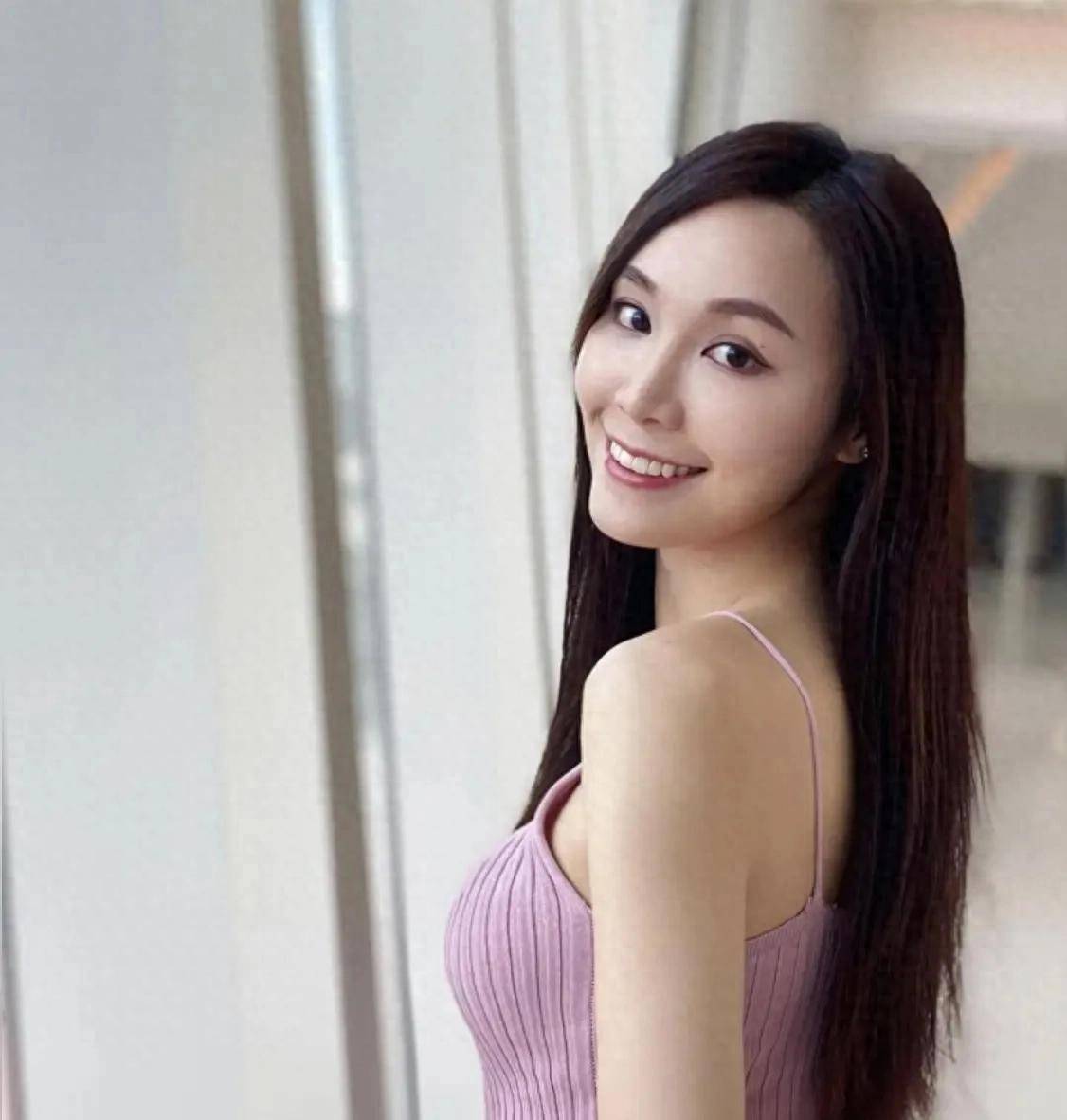 TVB“御用姣精”被指魔鬼身材天使心，助养多名儿童，为其送礼物