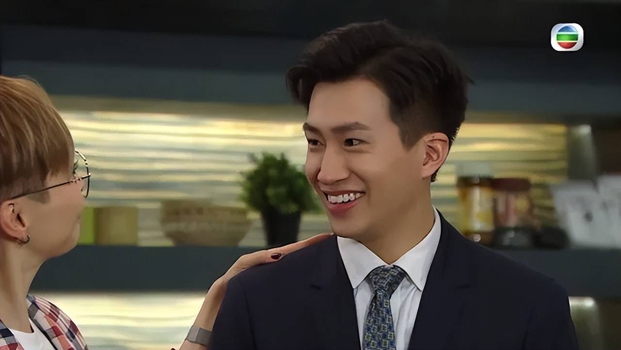 原创            TVB男星凭恋综人气急升,入行4年无法稳定支付家用,直言对不起母亲