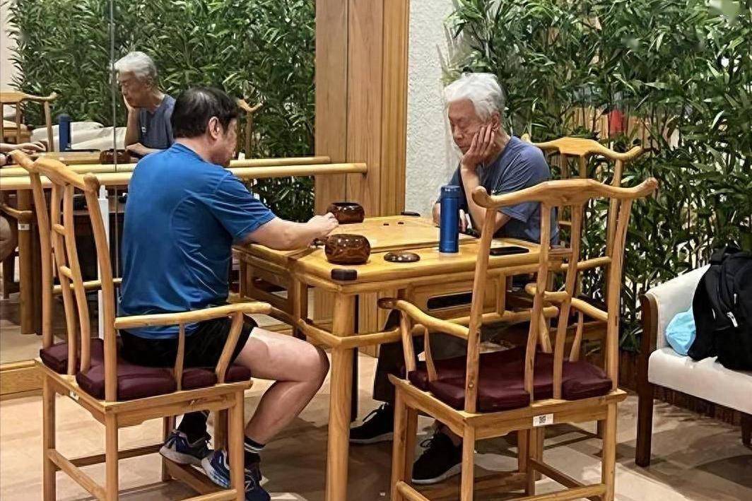 医生苦劝：马上停止饮用这5种茶叶，伤肝是烟酒的6倍，别再喝了