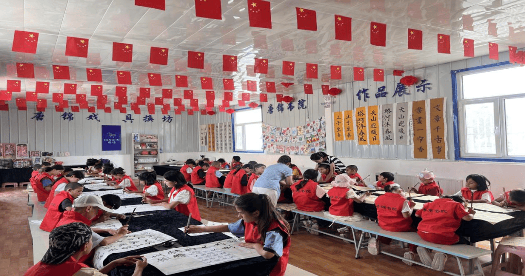 泽普县桐安乡唐锦书院开展 书法教学活动