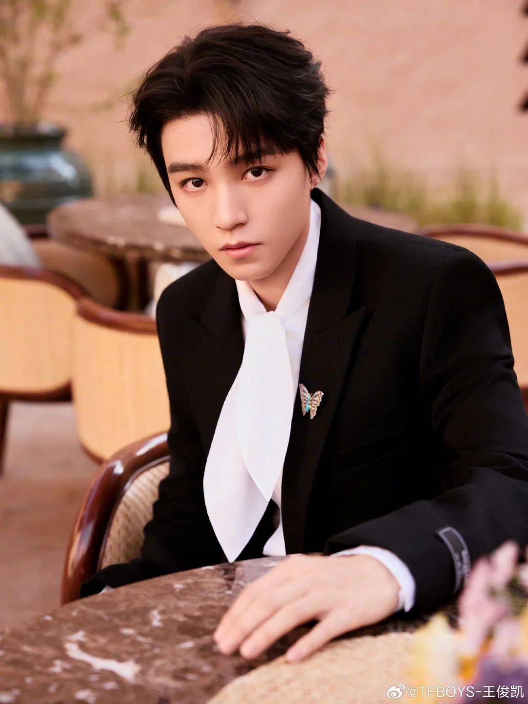 字母出通告被冷落？王俊凯有私生子？马思纯抑郁剧本？樊振东是毒唯？姨太问答