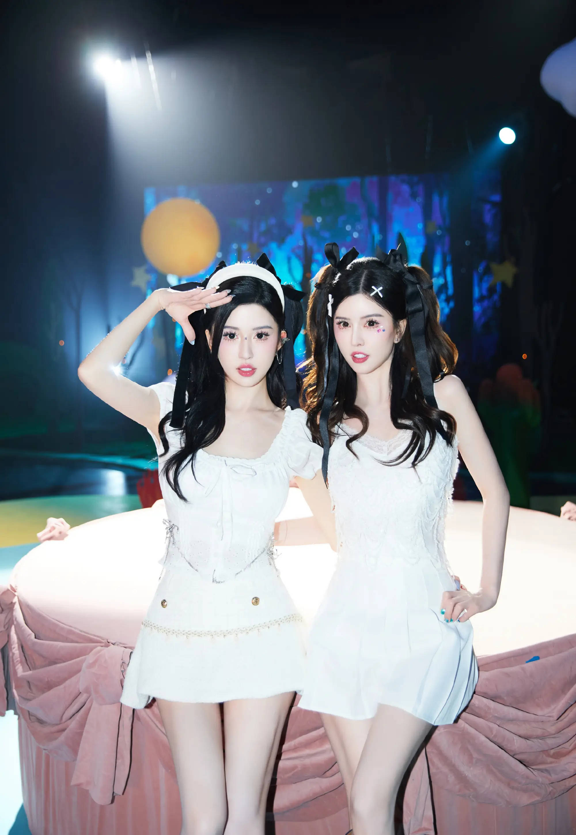 By2疑似回应与何猷君恋情传闻：过往流言与沉重标签，我们统统想要“撇清”