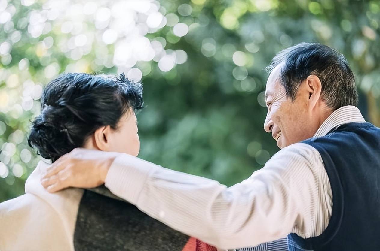 原创            两性关系：58岁阿姨的实在话：男人过了60，就剩下这“三样用处”