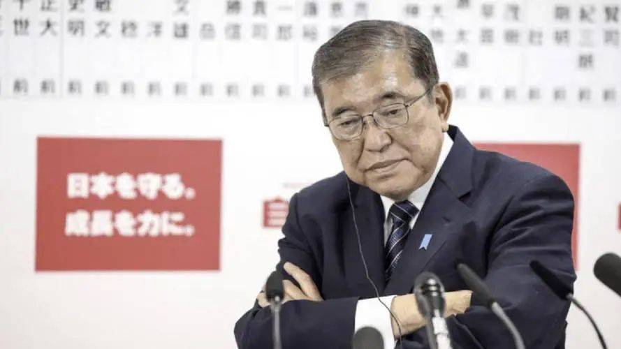 败局已定，美国公布全球关税，6国对特朗普投降，全是中国的邻居，其中3国牺牲中方利益