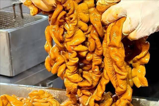 肥肠再次成为关注焦点！研究显示：常吃肥肠，会给身体带来6影响