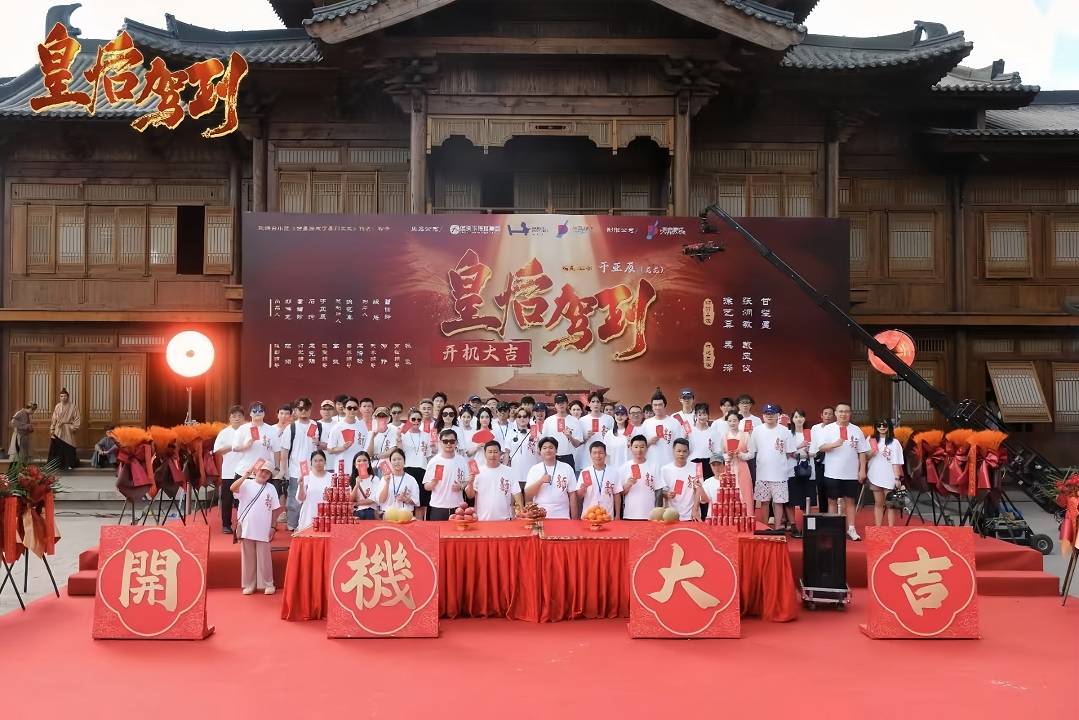 “短剧女王”徐艺真做老板开新剧，微短剧明星开启“资本化”