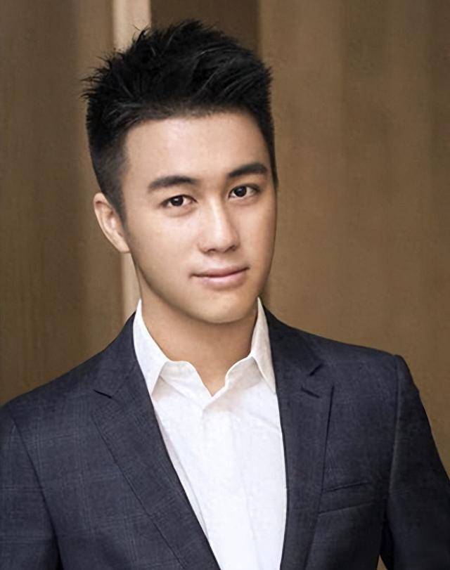 原创            何猷君生子风波升级！前女友公开晒娃，奚梦瑶一个举动表明态度