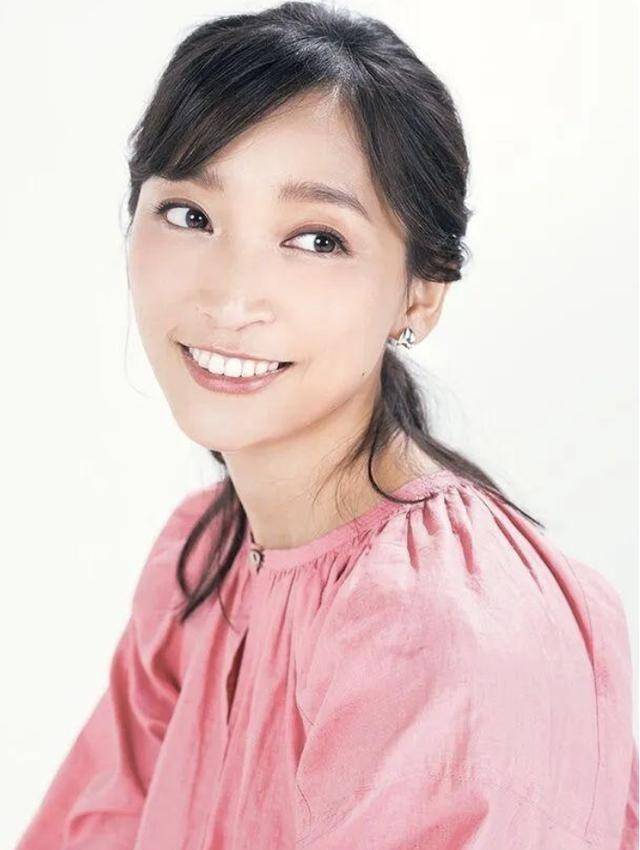 原创            日本最美混血主播：名人二代收割机，42岁挺着孕肚嫁前首相之子