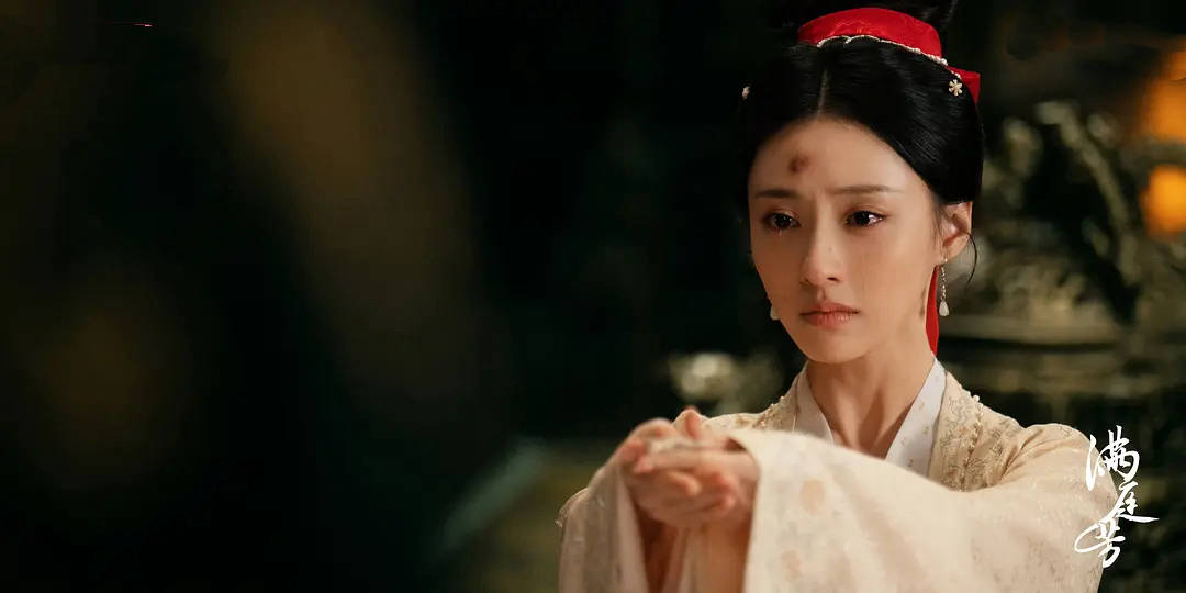 杨幂《生万物》热度断层领先 胡连馨《满庭芳》点击率垫底