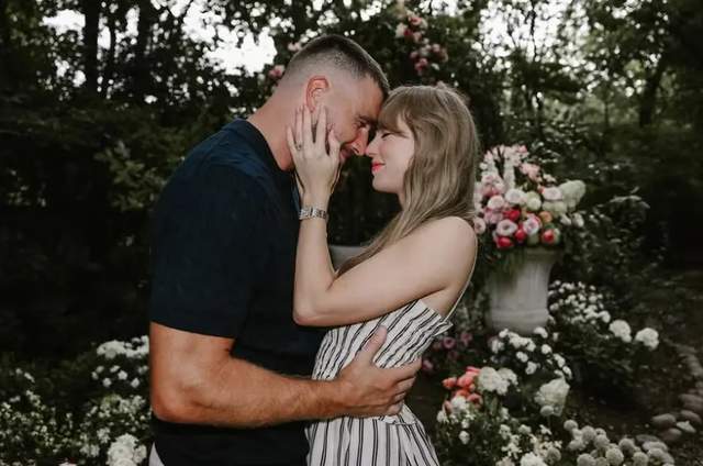 原创            霉霉订婚！未婚夫黑历史被扒，17年了她还是想当啦啦队长的小女孩