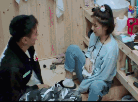 原创            分手7年，离了软饭男后，嫁富豪的阚清子才明白：钱比爱重要多了