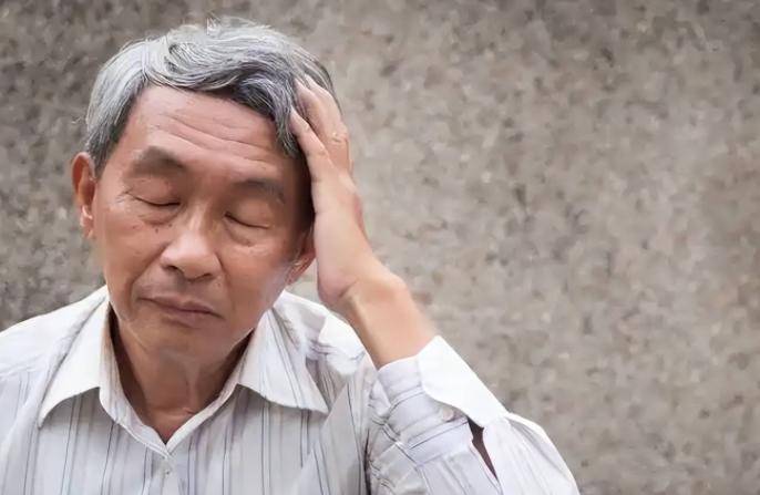 医生含泪警告：越来越多人因脑梗倒下，这几个习惯再难也要改！