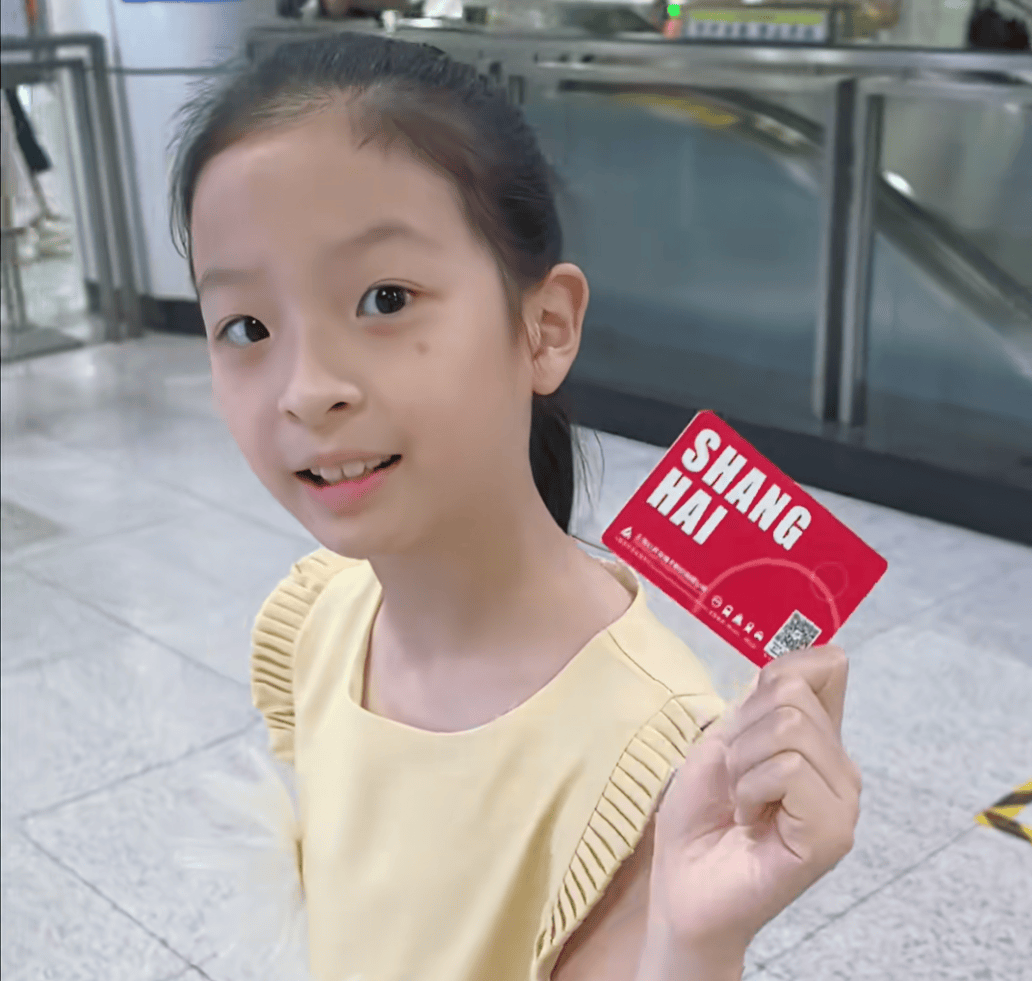 9岁女儿张开嘴，上海知名女星愁坏了！