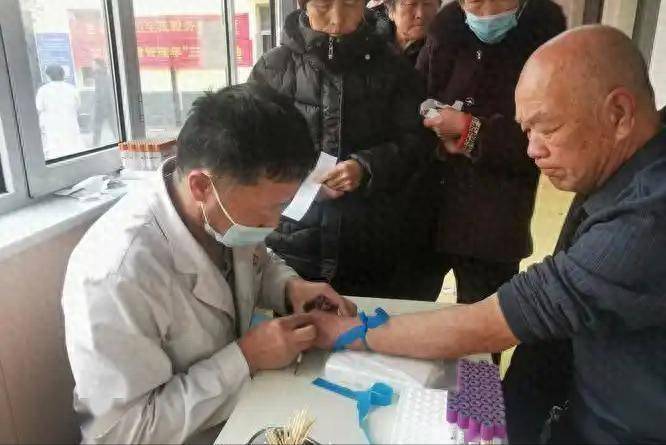 必须马上住院！高血脂病人出现3种异常要警惕，否则或有生命危险