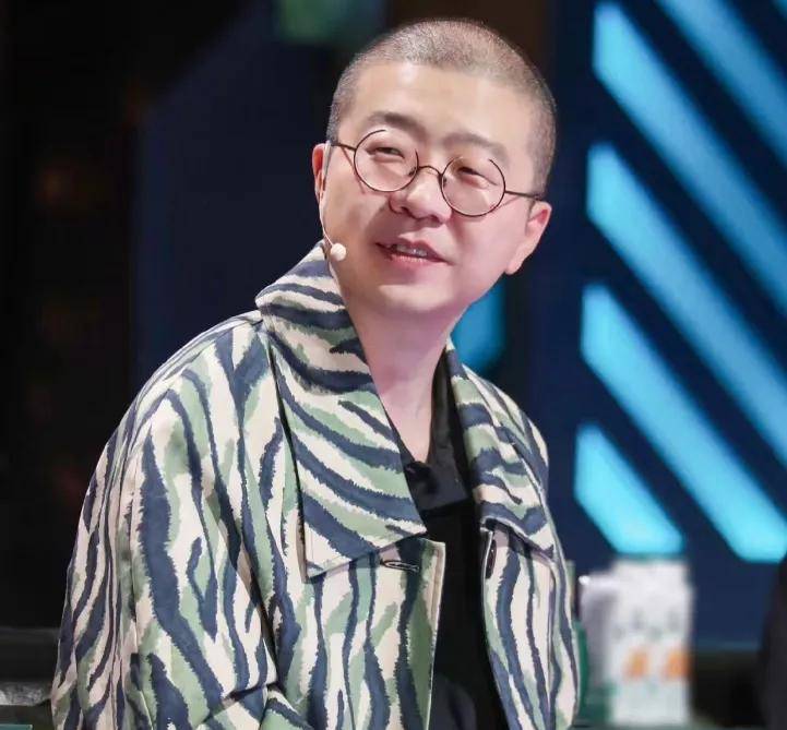 原创            李诞评论区沦陷！网友刷屏要求给柳岩道歉，本人破防关闭评论