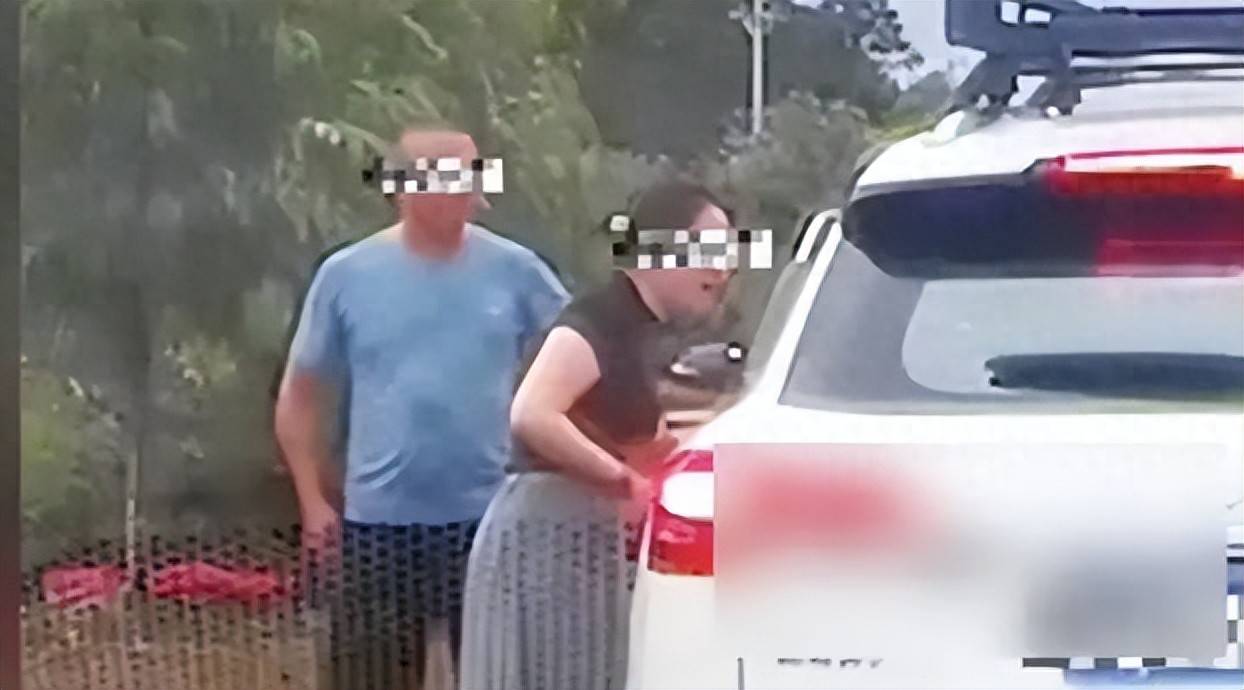 “奔驰亮证姐”身份已查明！当事人发声：相关负责人称她证件是假的