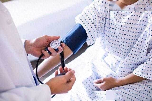 血压总“上蹿下跳”？一个药，平血压、护血管、稳情绪，用法讲透