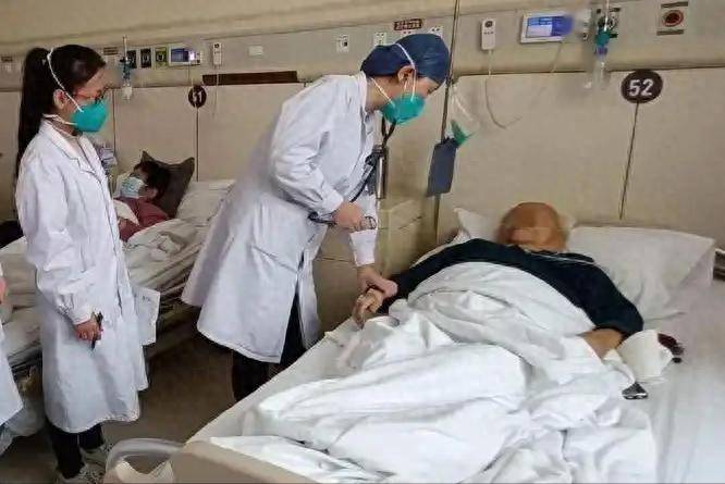 慢阻肺离世的人越来越多？医生：天热宁可打打牌，也别做这4件事