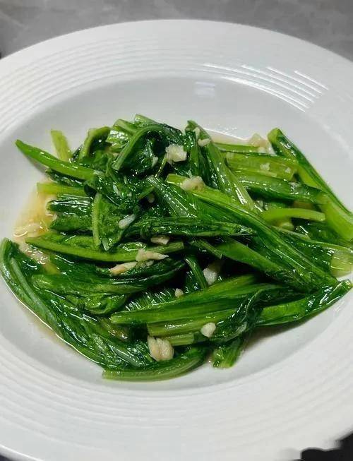 女人常吃这八种菜，比牛羊肉养人，补血益气，脸色红润气色好