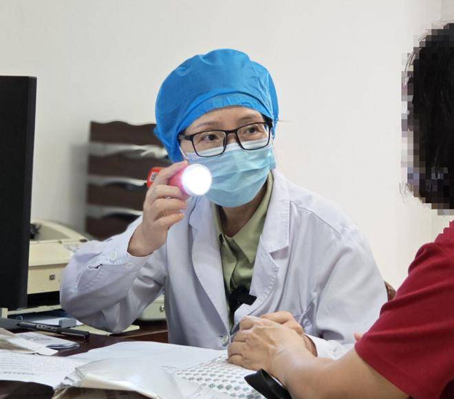 原创            失眠专家高洁：气血亏损、脾胃虚弱？这3样家常食材熬粥，气血足了，睡眠也好了！