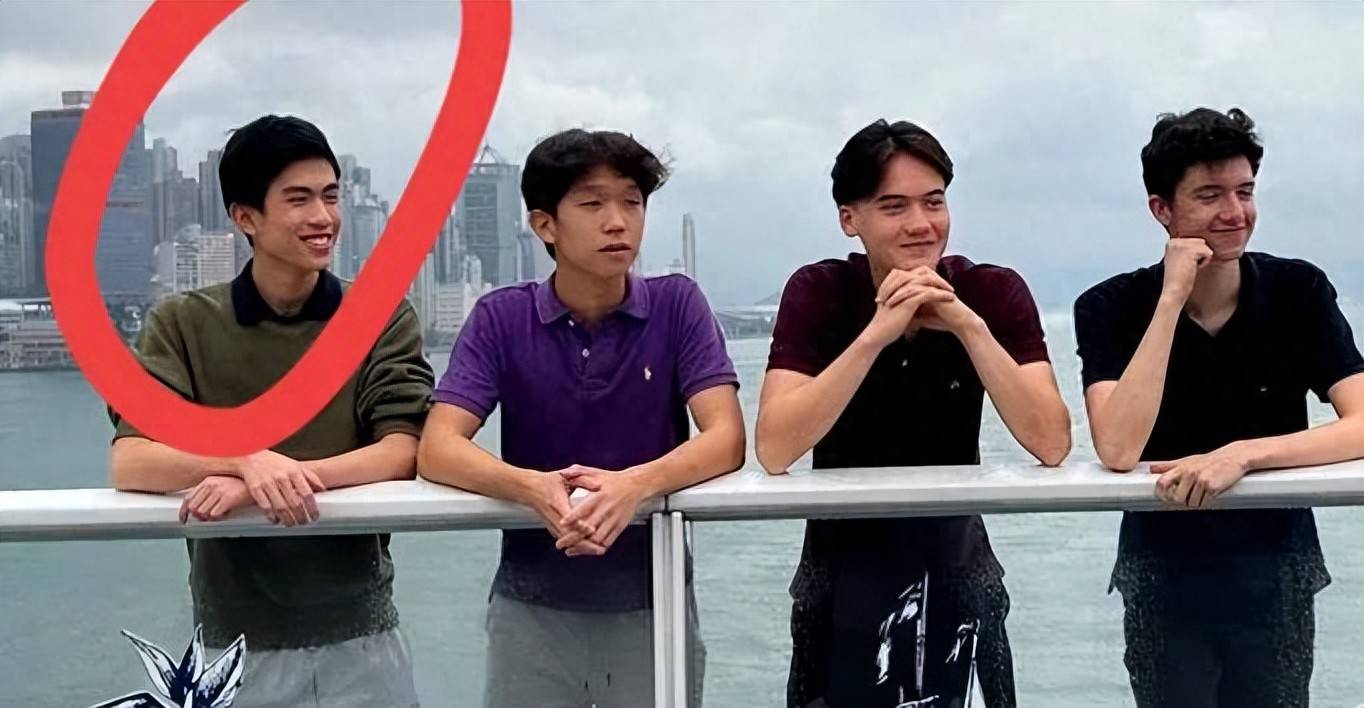 原创            李嘉诚长孙李长禧正面照曝光！浓眉大眼像爸爸，无接班压力很轻松