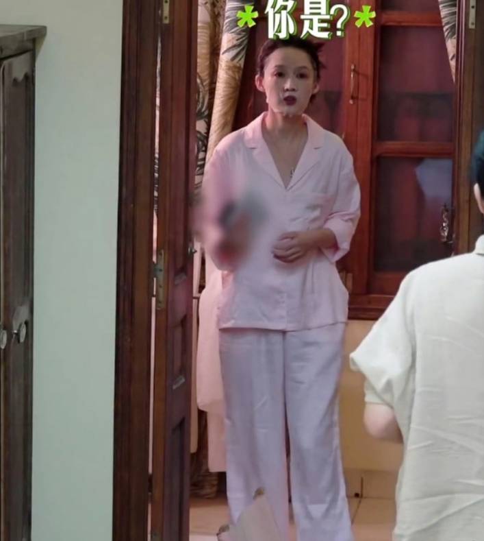 原创            那英李沁面膜对视，谁也不敢先说话，花少爆笑名场面来袭！