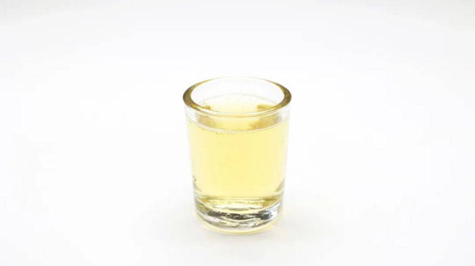 晚上睡觉时，身体有这些异常表现，说明尿酸已超标！早发现早受益