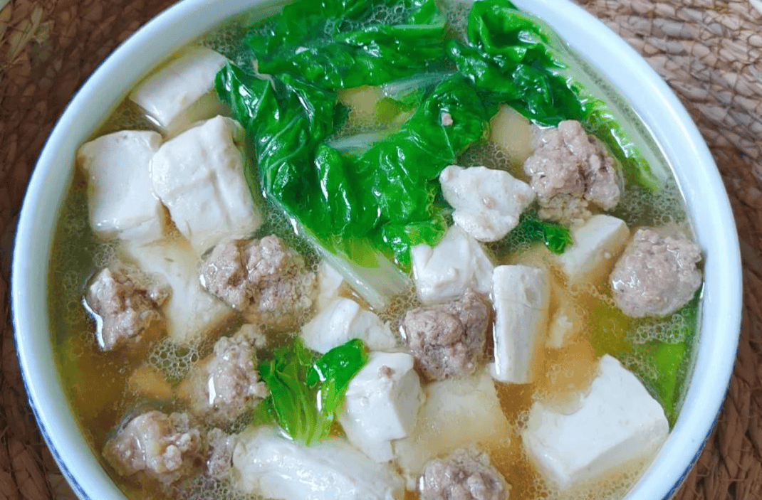 养生：喝白菜豆腐猪肉丸汤的好处