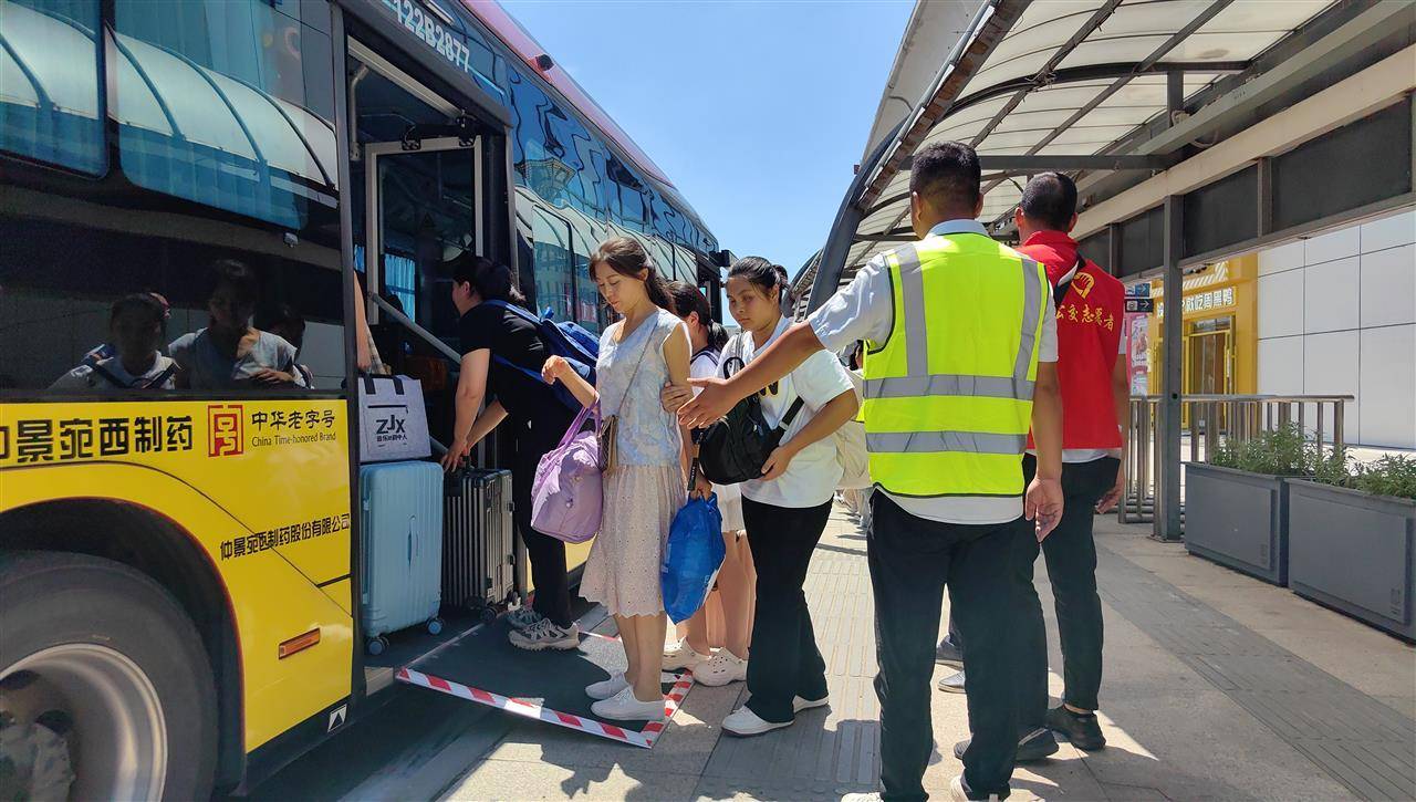 武汉24条定制公交保障2025年全国残疾人艺术汇演