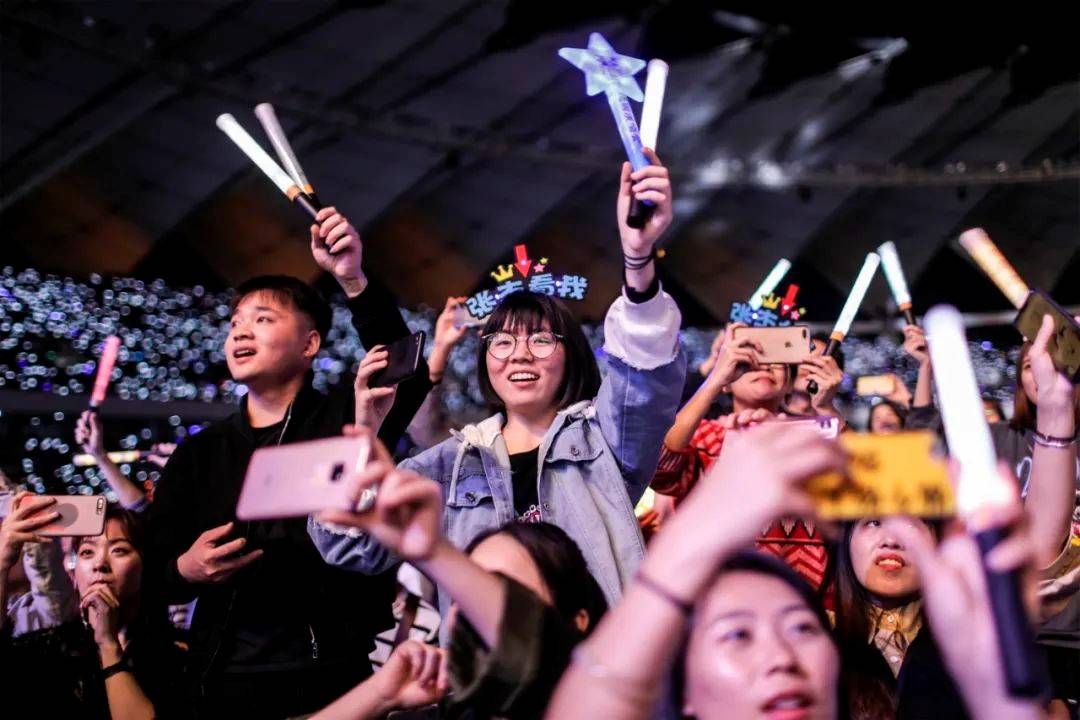 原创            年轻人依旧爱看演唱会，但不会再过度消费