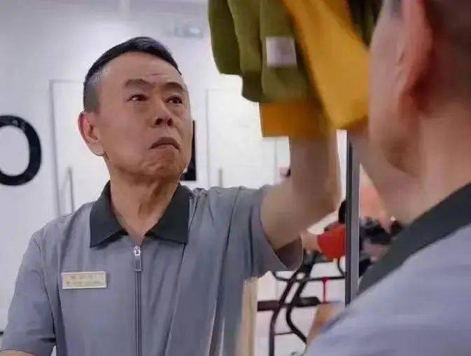 潘长江《甄嬛传》端妃合演短剧:阔太爱上60岁保洁员