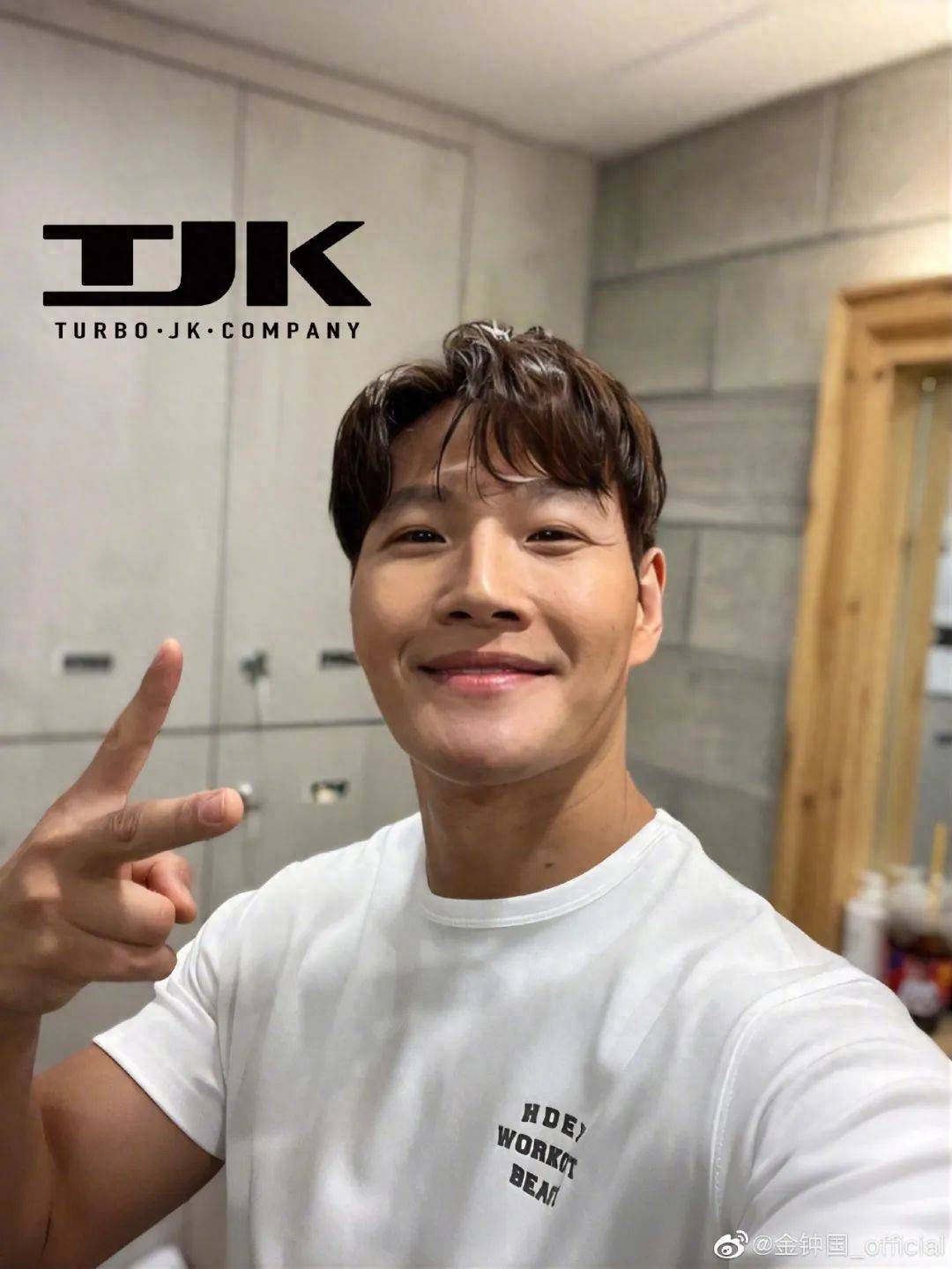 原创            49岁知名韩星宣布结婚，婚礼仅邀请亲属和挚友