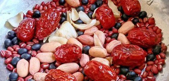 入夏后，三个豆子一起煮，祛湿气、健脾胃、助睡眠~