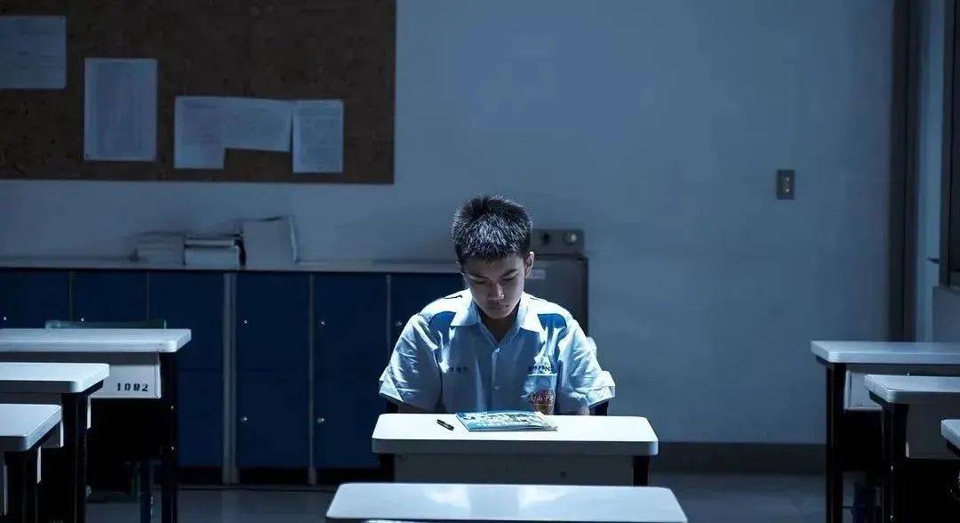 九月将至：孩子拒学焦虑深，休学or复学？破解心理卡点才是关键