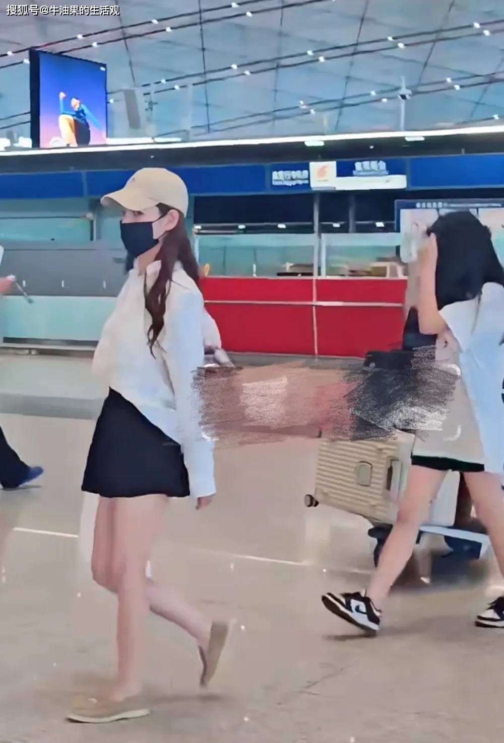 原创            马筱梅带玥儿姐弟回台被偶遇，玥儿身材像极了大S，和后妈关系融洽