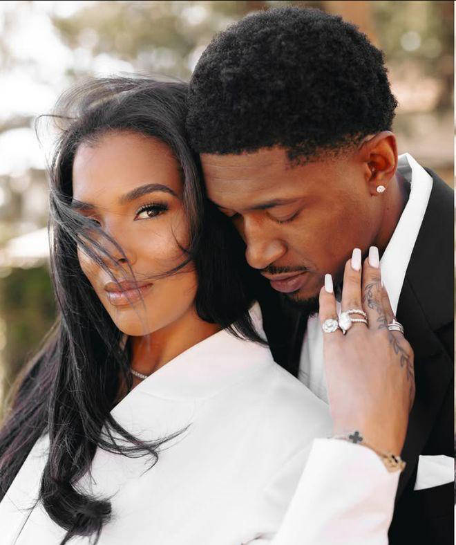 比尔和妻子大秀恩爱，写真唯美甜蜜