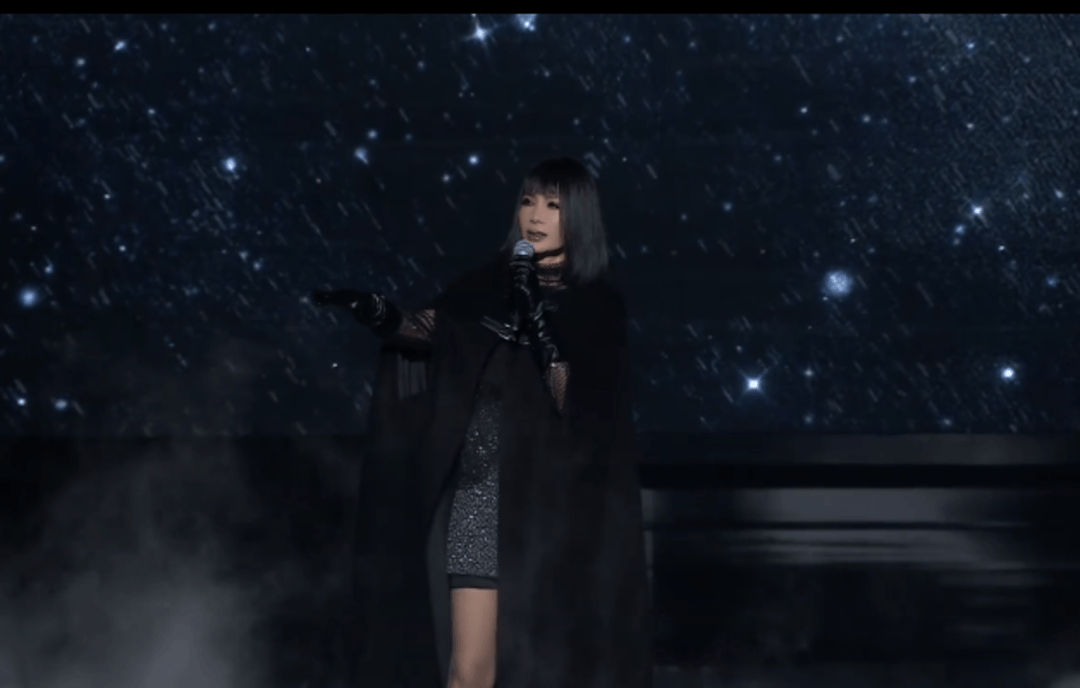 因舌癌切除半个舌头，歌手张咪复出首秀带来无歌词吟唱