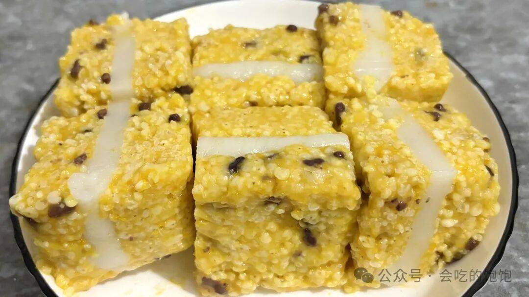 原创            天热要多吃小米，教你一个神仙吃法，不熬粥不做饼，冰凉爽糯