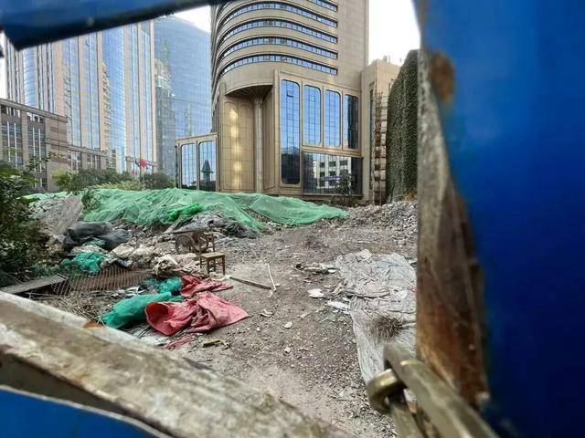 资产千亿的“煤老板”带着豪宅方案，杀入原恒大上海“钻石地块”