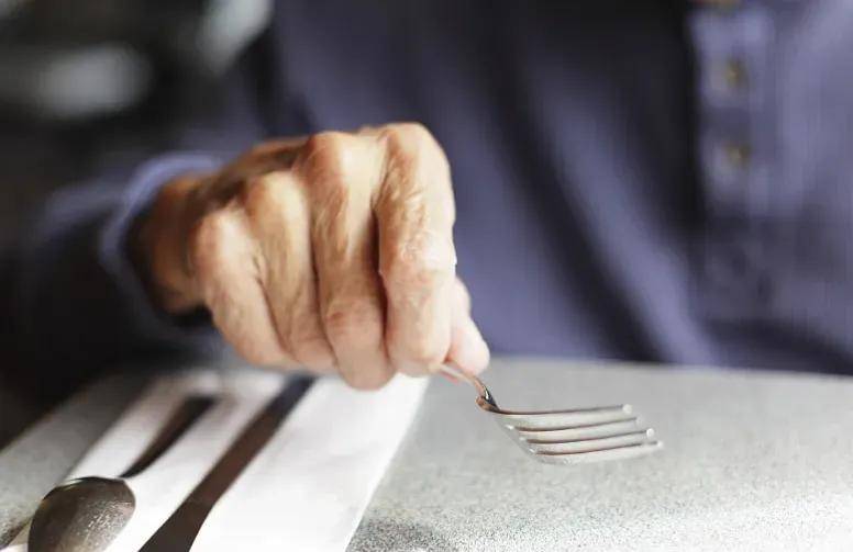 震惊！帕金森病“不死癌症”，竟遭遇五大“碰瓷”疾病