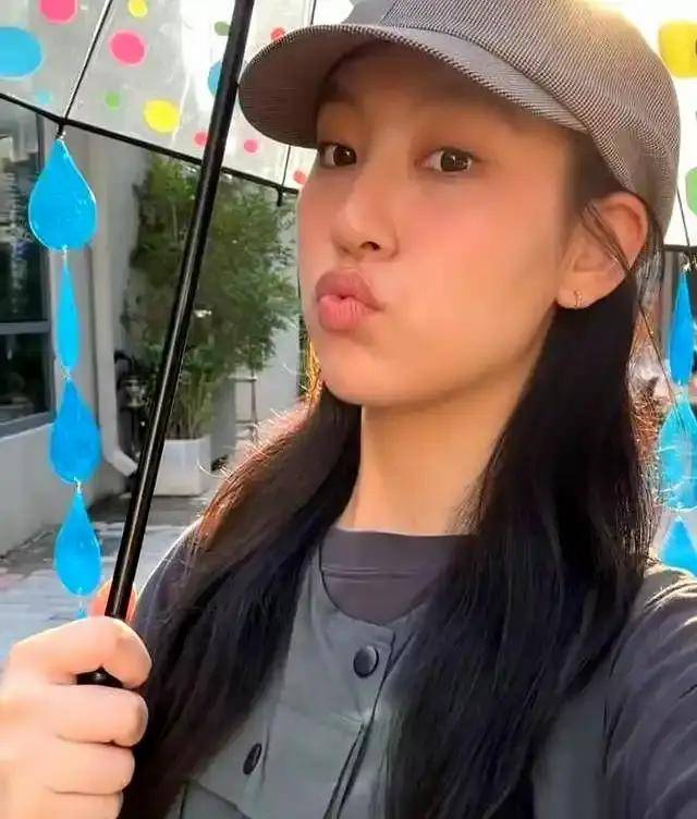 TVB乐坛小天后被雪藏一年，传有意跳槽复出，曾被乐易玲暗指忘本