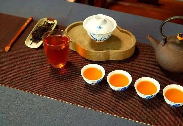 桑叶煮水是高血糖“克星”？医生：想血糖稳定，建议多喝这5种茶