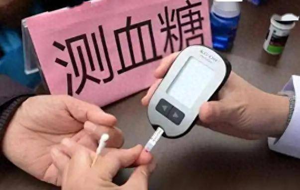 桃子是胰岛的“负担”？医生建议：糖尿病患者，5种水果尽量少吃