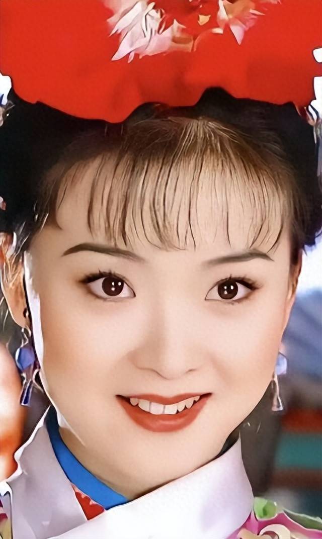 原创            晴格格跌出豪门圈，富豪丈夫被限制高消费，被迫直播带货养家