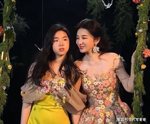 原创            亲爸被判15年，亲妈争议不断，黄奕女儿想出道，被卡的不只是颜值