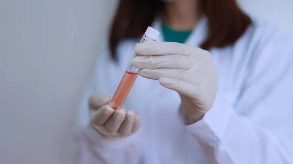 小便出现这4个不适，小心是癌症正在“作祟”，尽早调理，别拖延