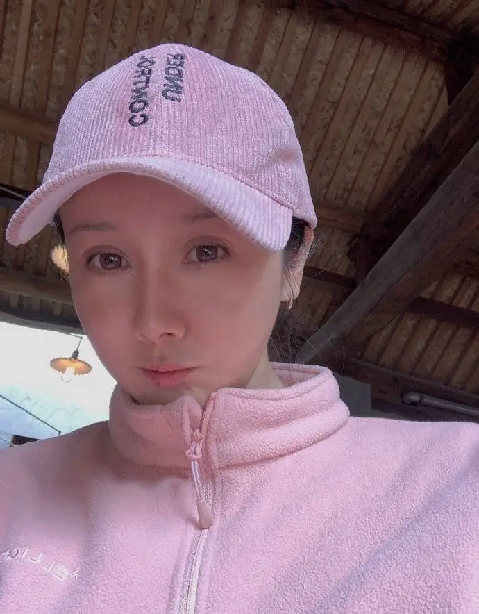 孙菲菲发文官宣离婚：没有必要假装婚姻美满的样子