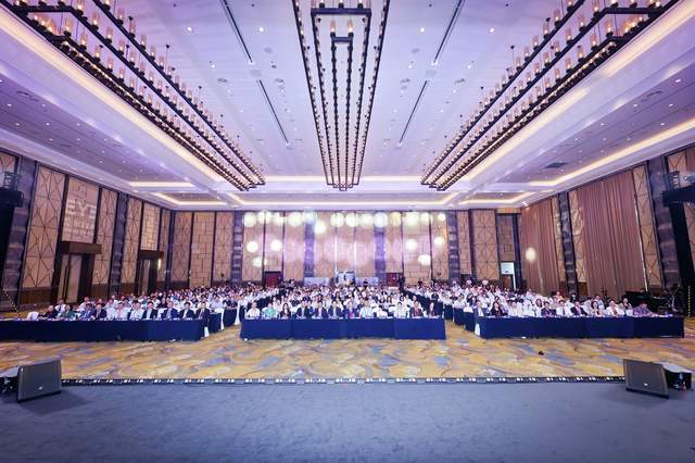 破解老花眼+白内障双重困扰！爱尔眼科开启老视多学科诊疗新时代