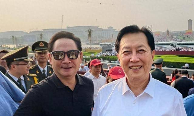 原创            改国籍，接假广告，频繁上综艺的演员，凭什么能参加天安门阅兵？